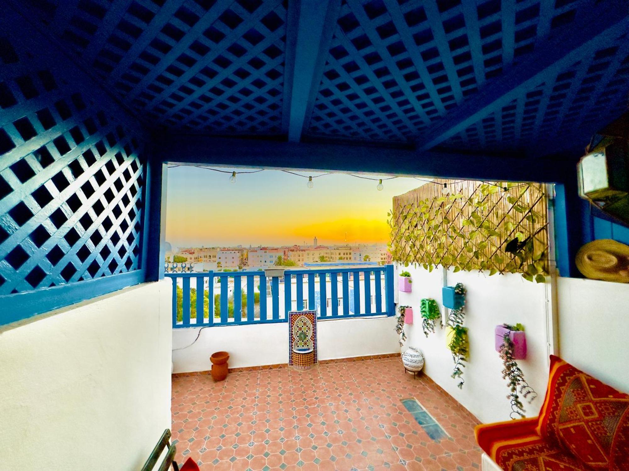 Cosy Flat With Rooftop Apartment *